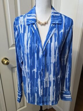 WORTHINGTON BRAND WOMEN'S BLUE AND WHITE LONG SLEEVES BUTTON BLOUSE SIZE XL